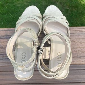 XOXO Eastport strappy sandals sz 9.5. Creamy neutral tan “sand.” ^FREE SHIPPING^